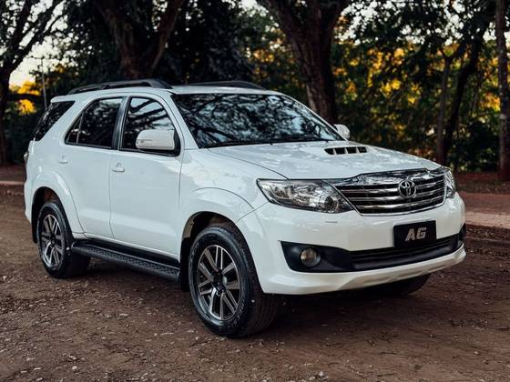 TOYOTA HILUX SW4 3.0 SRV 4X4 16V TURBO INTERCOOLER DIESEL 4P AUTOMÁTICO