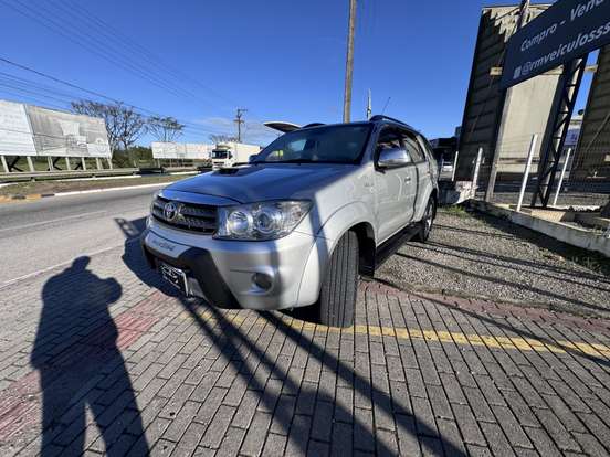 TOYOTA-HILUX SW4-3.0 SRV 4X4 16V TURBO INTERCOOLER DIESEL 4P AUTOMÁTICO TOYOTA-HILUX SW4-2008