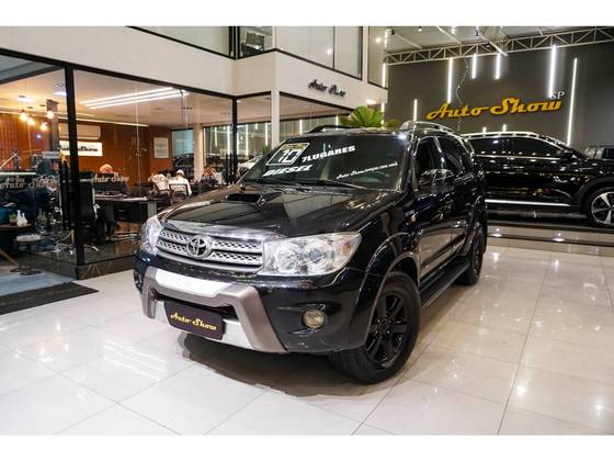 TOYOTA HILUX SW4 3.0 SRV 4X4 7 LUGARES 16V TURBO INTERCOOLER DIESEL 4P AUTOMÁTICO