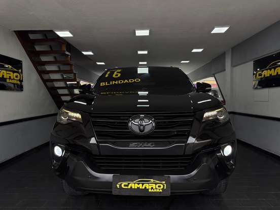 TOYOTA-HILUX SW4-2016