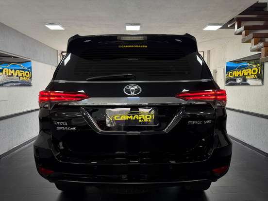 TOYOTA-HILUX SW4-2016