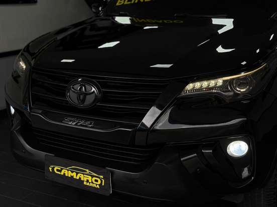 TOYOTA-HILUX SW4-4.0 SRX 4X4 7 LUGARES V6 24V GASOLINA 4P AUTOMÁTICO TOYOTA-HILUX SW4-2016