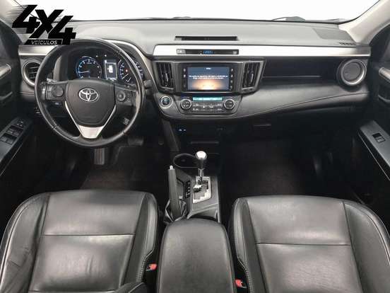 TOYOTA-RAV4-2017