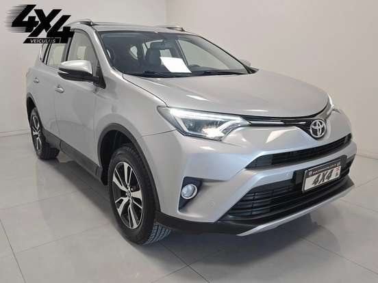 TOYOTA-RAV4-2017