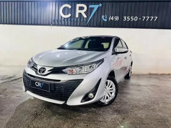 TOYOTA-YARIS-2019