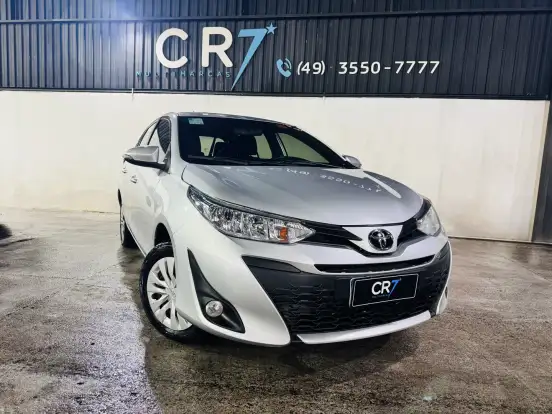 TOYOTA-YARIS-2019