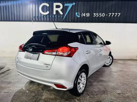 TOYOTA-YARIS-2019