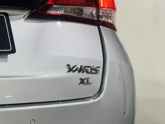 TOYOTA-YARIS-2019