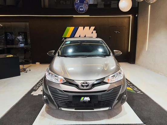 TOYOTA-YARIS-2019