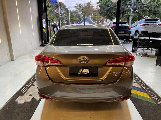 TOYOTA-YARIS-2019