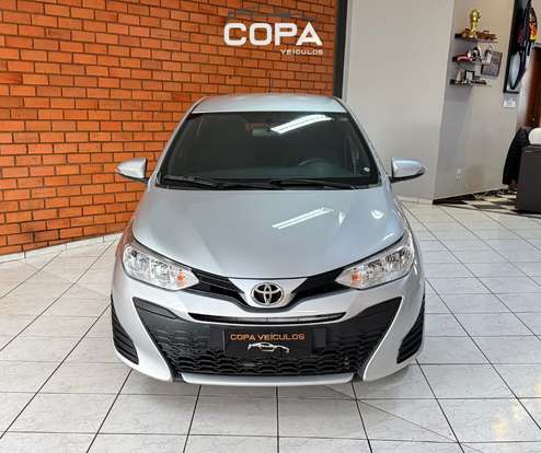 TOYOTA-YARIS-2019