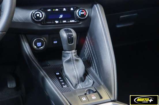 TOYOTA-YARIS CROSS-2026
