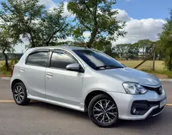 TOYOTA ETIOS 1.5 PLATINUM 16V FLEX 4P AUTOMÁTICO TOYOTA ETIOS 1.5 PLATINUM 16V FLEX 4P AUTOMÁTICO