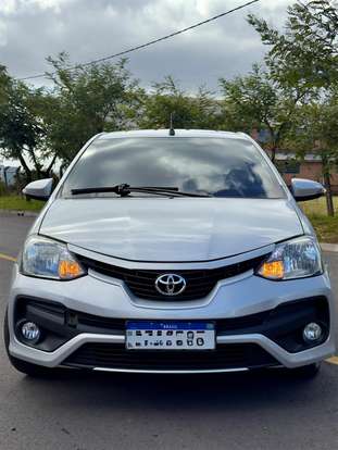 TOYOTA-ETIOS-2016