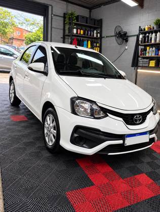 TOYOTA ETIOS 1.5 X PLUS 16V FLEX 4P AUTOMÁTICO