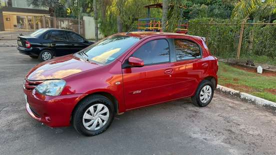 TOYOTA-ETIOS-2016