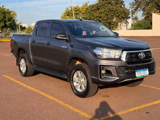 TOYOTA HILUX 2.8 SR 4X4 CD 16V DIESEL 4P AUTOMÁTICO