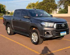 TOYOTA HILUX 2.8 SR 4X4 CD 16V DIESEL 4P AUTOMÁTICO TOYOTA HILUX 2.8 SR 4X4 CD 16V DIESEL 4P AUTOMÁTICO