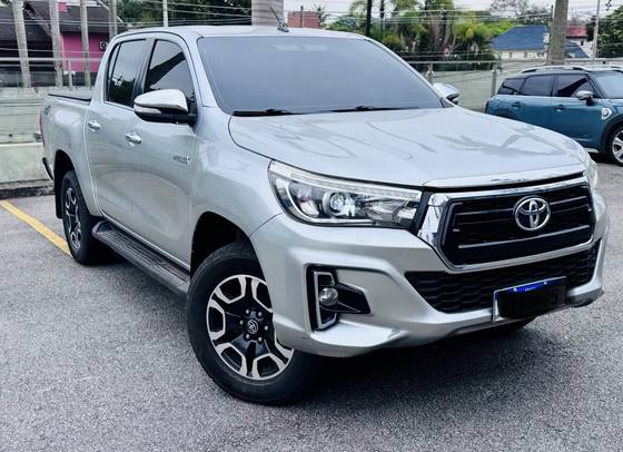 TOYOTA HILUX 2.8 SRX 4X4 CD 16V DIESEL 4P AUTOMÁTICO