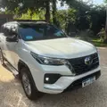TOYOTA HILUX SW4 2.8 D-4D TURBO DIESEL SRX 7L 4X4 AUTOMÁTICO TOYOTA HILUX SW4 2.8 D-4D TURBO DIESEL SRX 7L 4X4 AUTOMÁTICO