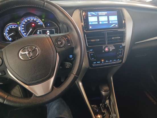 TOYOTA-YARIS-2019
