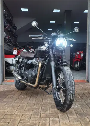 TRIUMPH BONNEVILLE T100 BLACK 900 