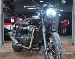 TRIUMPH BONNEVILLE T100 BLACK 900 TRIUMPH BONNEVILLE T100 BLACK 900