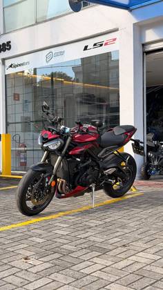 TRIUMPH STREET TRIPLE 765 RS 