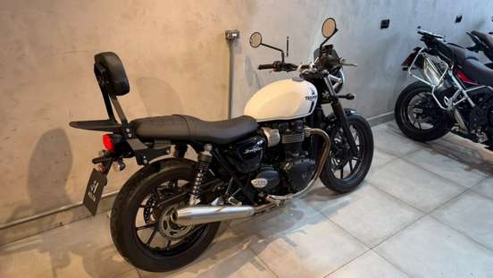 TRIUMPH-STREET TWIN-2018