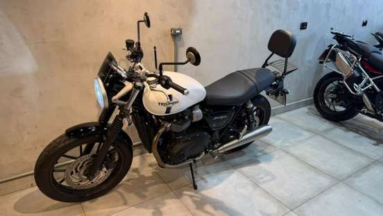 TRIUMPH-STREET TWIN-2018