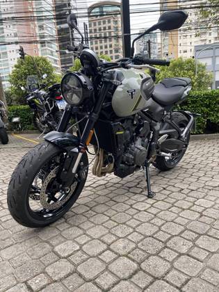 TRIUMPH TRIDENT 660 
