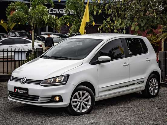 VOLKSWAGEN-FOX-2019