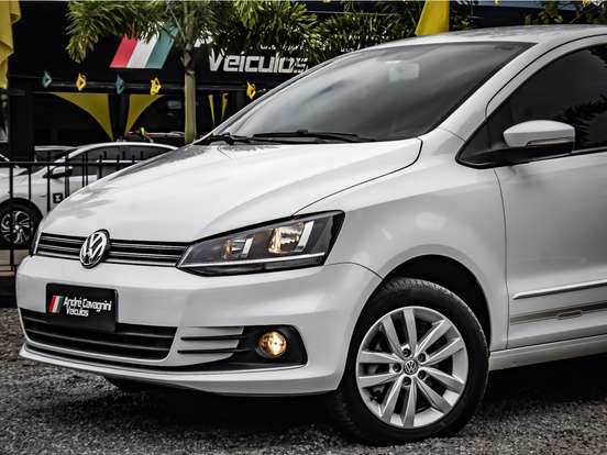 VOLKSWAGEN-FOX-2019
