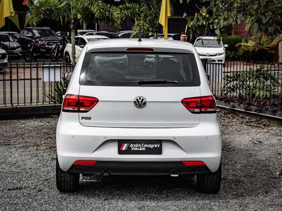 VOLKSWAGEN-FOX-2019