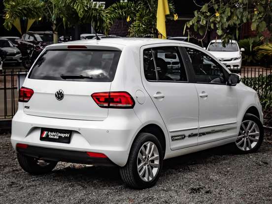 VOLKSWAGEN-FOX-2019