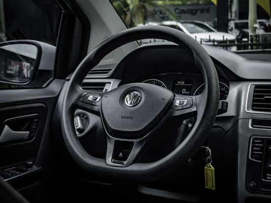 VOLKSWAGEN-FOX-2019