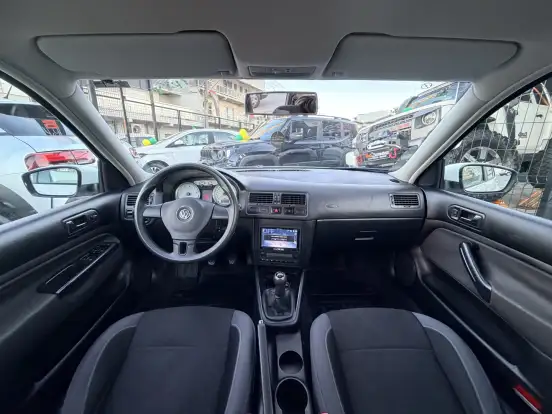 VOLKSWAGEN-GOLF-2013