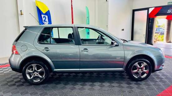 VOLKSWAGEN-GOLF-2008