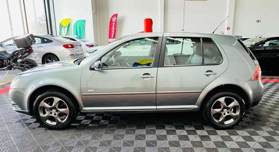 VOLKSWAGEN-GOLF-2008