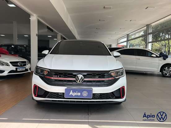VOLKSWAGEN-JETTA-2024