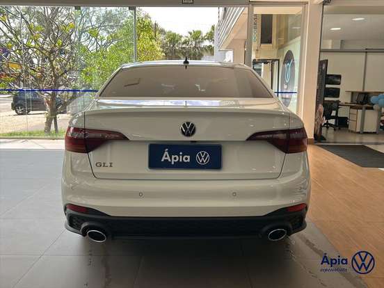 VOLKSWAGEN-JETTA-2024