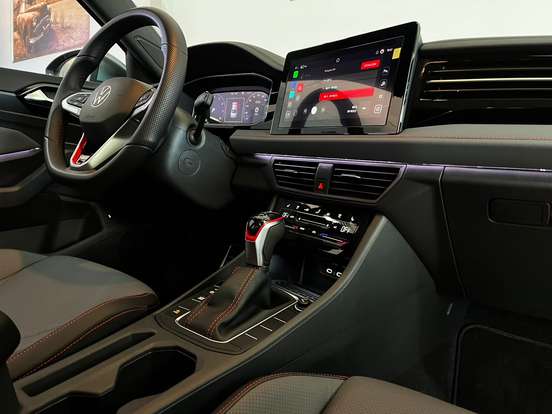 VOLKSWAGEN-JETTA-2025