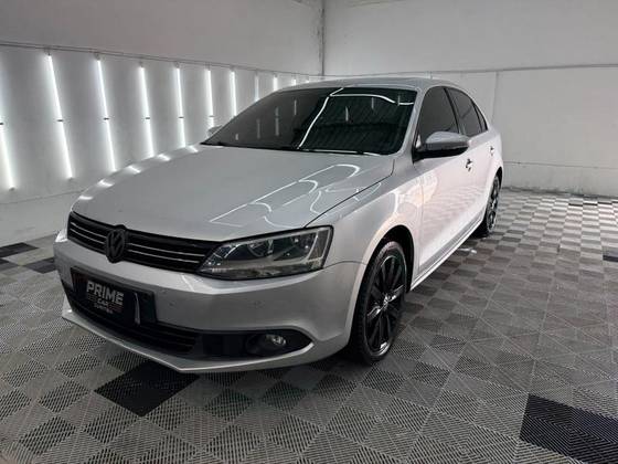 VOLKSWAGEN JETTA 2.0 COMFORTLINE FLEX 4P MANUAL
