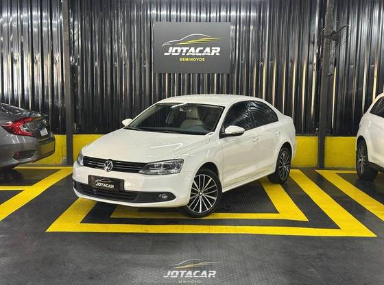 VOLKSWAGEN JETTA 2.0 COMFORTLINE FLEX 4P TIPTRONIC