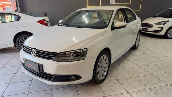 VOLKSWAGEN JETTA 2.0 COMFORTLINE FLEX 4P TIPTRONIC