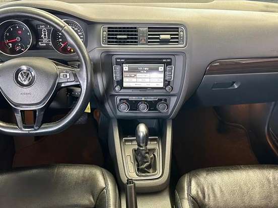 VOLKSWAGEN-JETTA-2.0 COMFORTLINE FLEX 4P TIPTRONIC VOLKSWAGEN-JETTA-2014