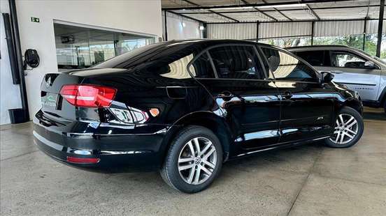 VOLKSWAGEN-JETTA-2014