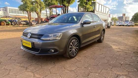 VOLKSWAGEN JETTA 2.0 TSI HIGHLINE 200CV GASOLINA 4P TIPTRONIC