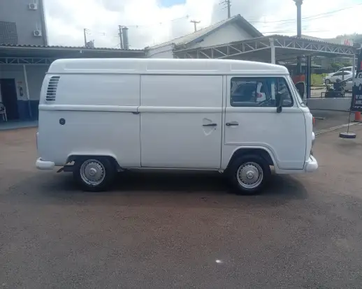 VOLKSWAGEN-KOMBI-2013
