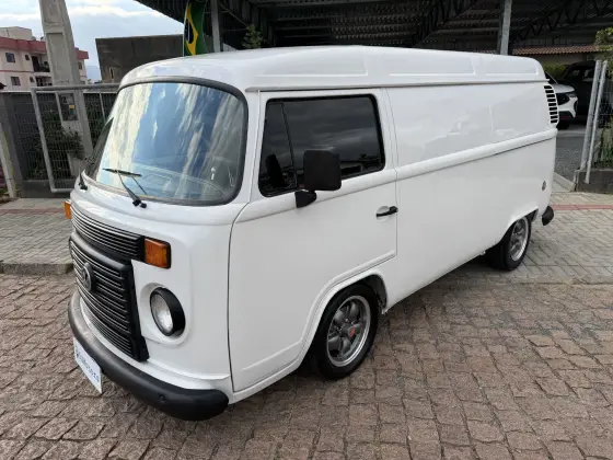 VOLKSWAGEN KOMBI 1.4 MI FURGÃO 8V FLEX 3P MANUAL